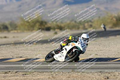 media/Dec-07-2025-CVMA (Sun) [[3e7d2de5dc]]/Race 18-Formula Twins-Formula 40 UL/